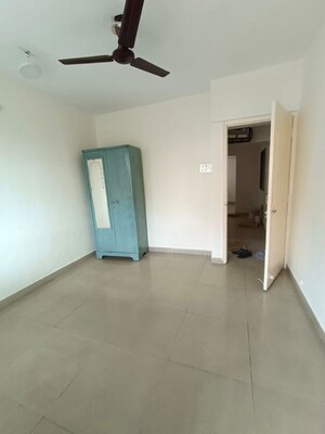 Room in 3 BHK Apartment at Shubhashree Apartmaent Akurdi, Akurdi – for Rent