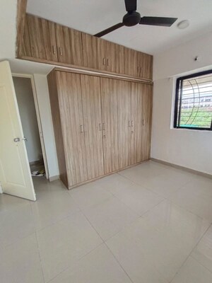 Room in 3 BHK Apartment at Shubhashree Apartmaent Akurdi, Akurdi – for Rent
