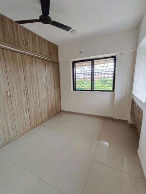 Room in 3 BHK Apartment at Shubhashree Apartmaent Akurdi, Akurdi – for Rent
