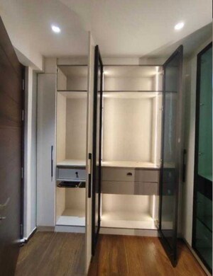 Room in 3 BHK Apartment at Trendset Jayabheri Elevate, Madhapur – for Rent