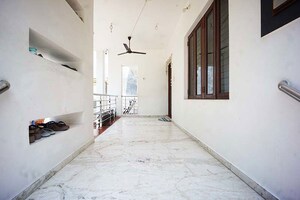 Room in 5 BHK Independent House at Ellisbridge – for Sale
