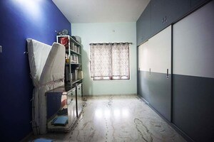 Room in 5 BHK Independent House at Ellisbridge – for Sale