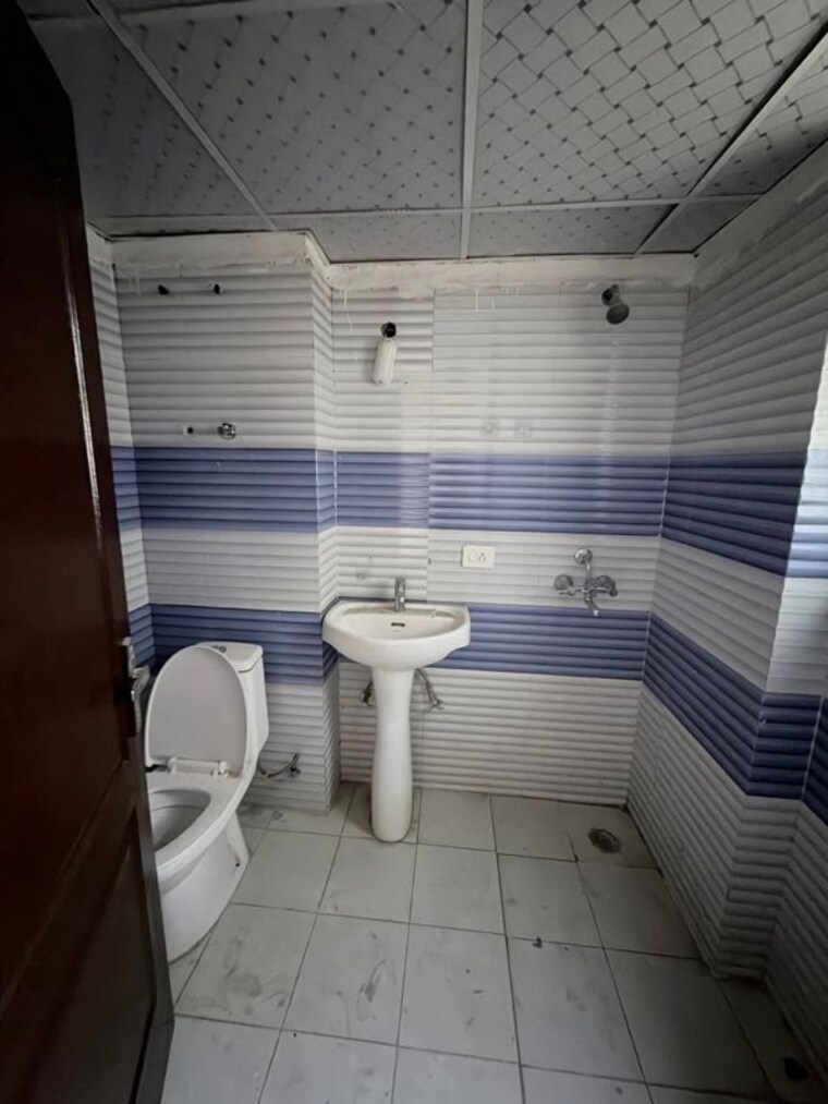 Bathroom, antriksh-golf-link 2 Bedroom 950 Sq.Ft. Apartment In Sector 1 Greater Noida Greater Noida 10487019
