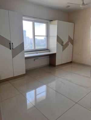 Room in 3 BHK Apartment at Jayabheri The Summit, Narsingi – for Rent