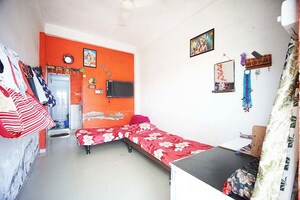 Furnished Amenities in 2 BHK Independent House at Ellisbridge – for Sale
