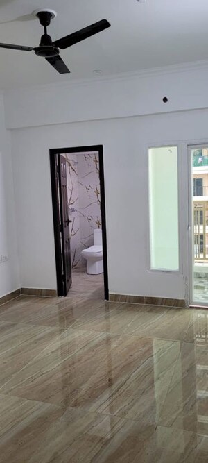 Room in 2 BHK Apartment at Migsun Vilaasa, Eta Ii Greater Noida – for Rent