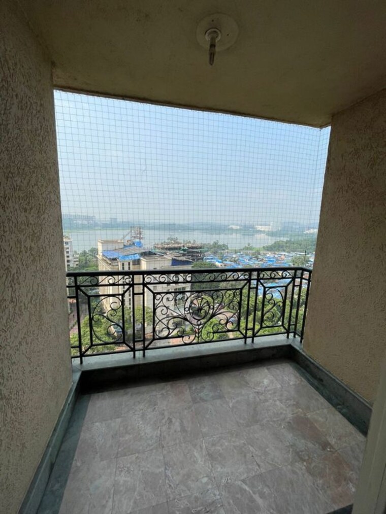 Balcony, hiranandani-gardens-odyssey-i-ii 4 Bedroom 3300 Sq.Ft. Apartment In Powai Mumbai 10487098