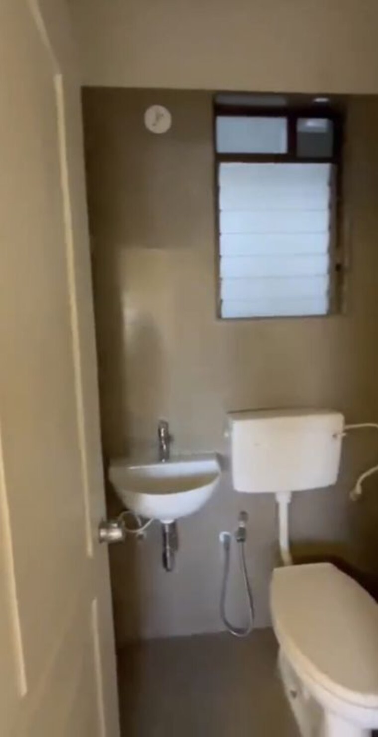 Bathroom, arihant-anaika-phase-3 2 Bedroom 950 Sq.Ft. Apartment In Taloja Navi Mumbai 10485618