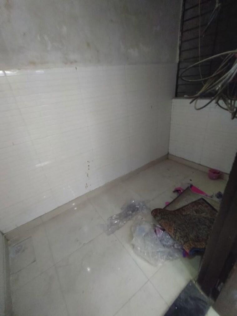 Bathroom, dwarka mor 1 Bedroom 560 Sq.Ft. Builder Floor In Dwarka Mor Delhi 10487134