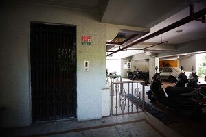 Parking in 4 BHK Apartment at Ellisbridge – for Sale