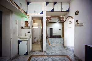 Bathroom in 4 BHK Apartment at Ellisbridge – for Sale