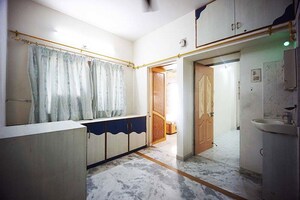Bedroom in 4 BHK Apartment at Ellisbridge – for Sale