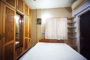 Bedroom in 4 BHK Apartment at Ellisbridge – for Sale