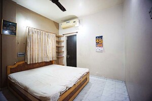 Bedroom in 4 BHK Apartment at Ellisbridge – for Sale