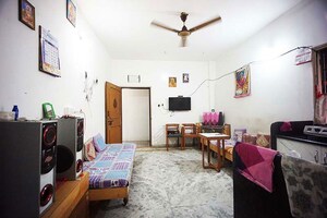 Bedroom in 4 BHK Apartment at Ellisbridge – for Sale