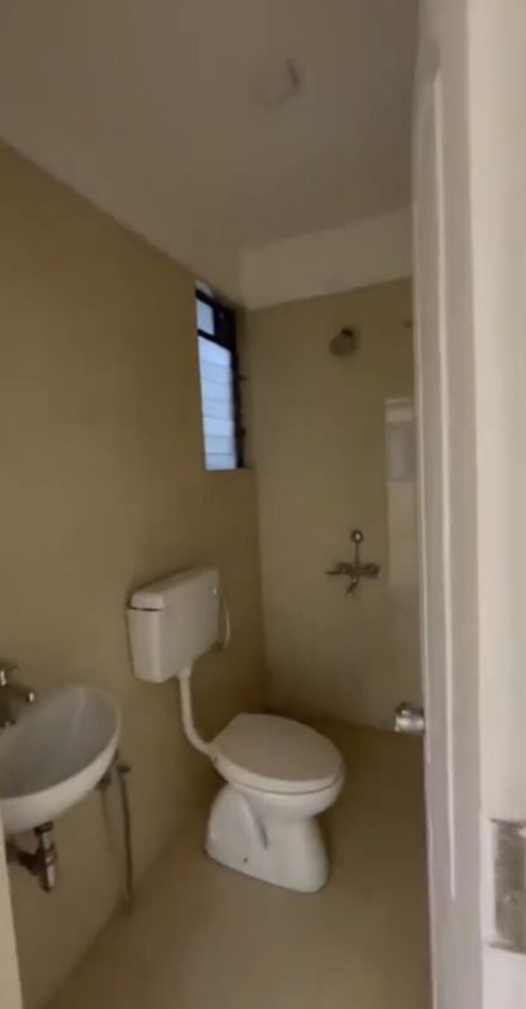 Bathroom, arihant-akanksha 1 Bedroom 715 Sq.Ft. Apartment In Palaspe Phata Navi Mumbai 10487141