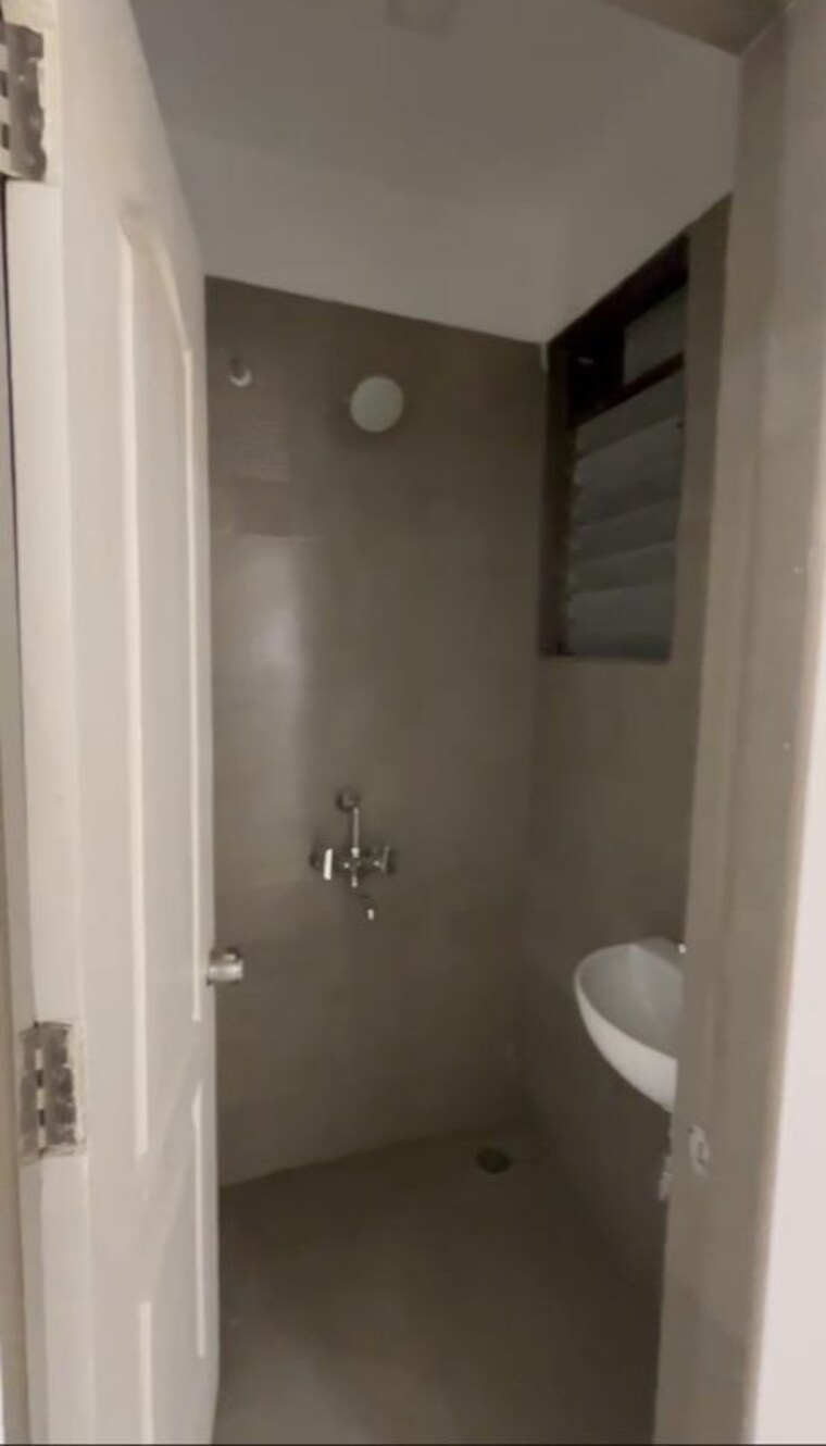 Bathroom, arihant-akanksha 1 Bedroom 715 Sq.Ft. Apartment In Palaspe Phata Navi Mumbai 10487141