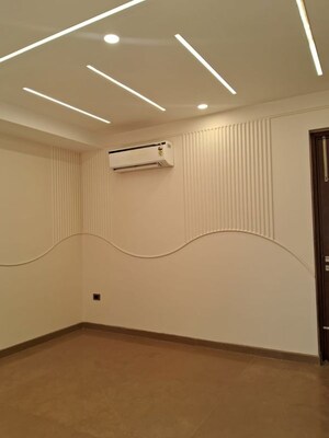 Bathroom in 4 BHK Builder Floor at Vipul World Floors, Sector 48 – for Rent