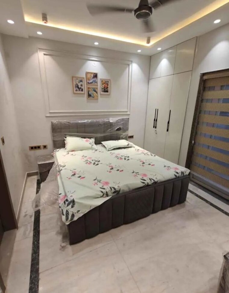 Bedroom, uppal-southend 3 Bedroom 200 Sq.Yd. Builder Floor In Sector 49 Gurgaon 10487206