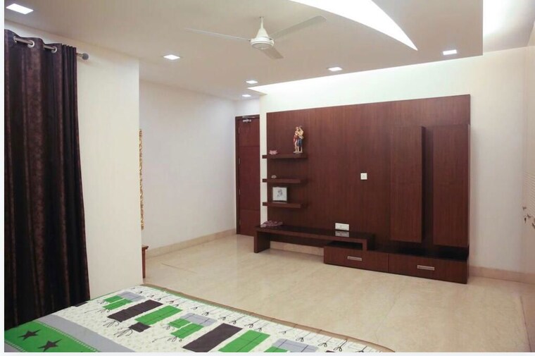 Bedroom, greater kailash ii 3 Bedroom 250 Sq.Yd. Builder Floor In Greater Kailash ii Delhi 10487230
