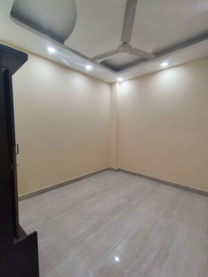 Room in 3 BHK Builder Floor at Malviya Nagar – for Rent