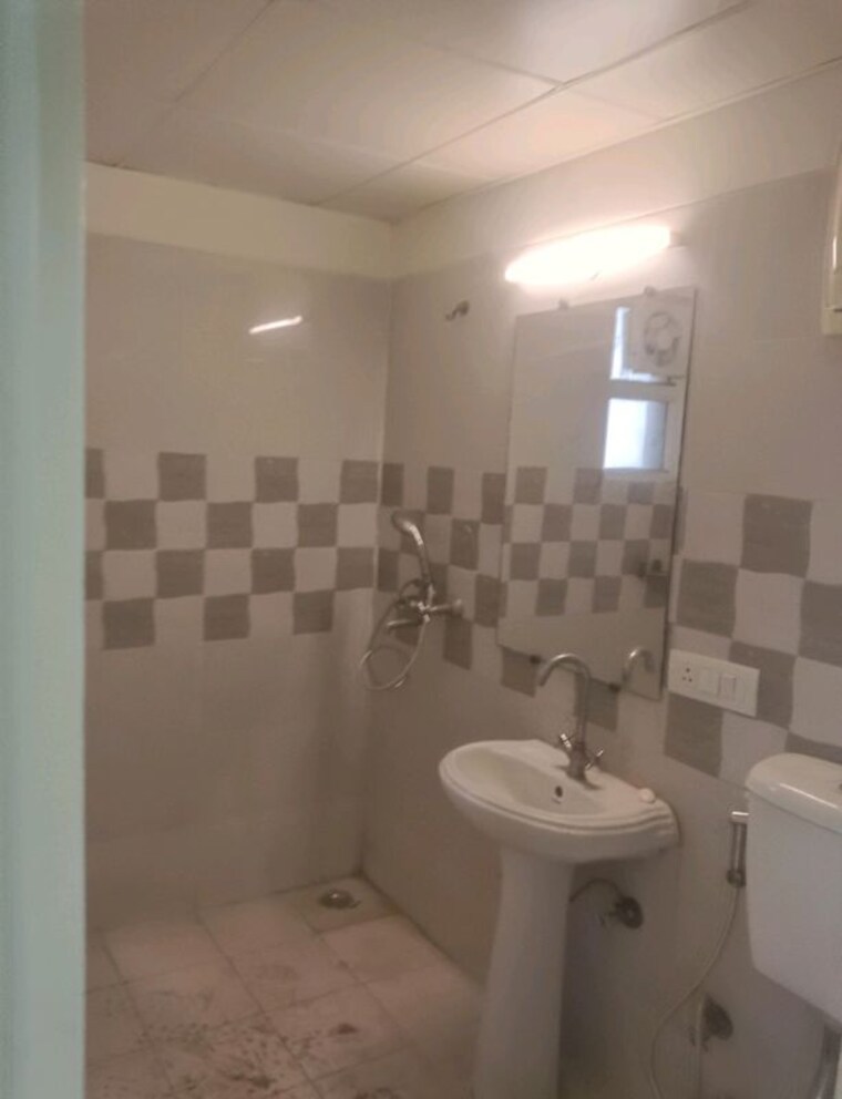 Bathroom, gaur-atulyam-gravity 3 Bedroom 1300 Sq.Ft. Apartment In Omicron I Greater Noida Greater Noida 10487292