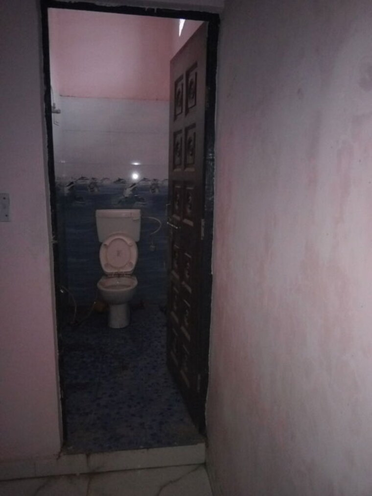 Bathroom, lda colony 2 Bedroom 1500 Sq.Ft. Independent House In Lda Colony Lucknow 10480328