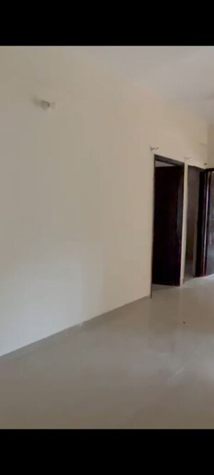 Room in 2 BHK Apartment at Windsor Paradise 2, Raj Nagar Extension – for Rent