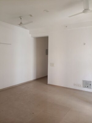 Room in 3 BHK Apartment at Mahagun Mywoods, Sector 16c Greater Noida – for Rent