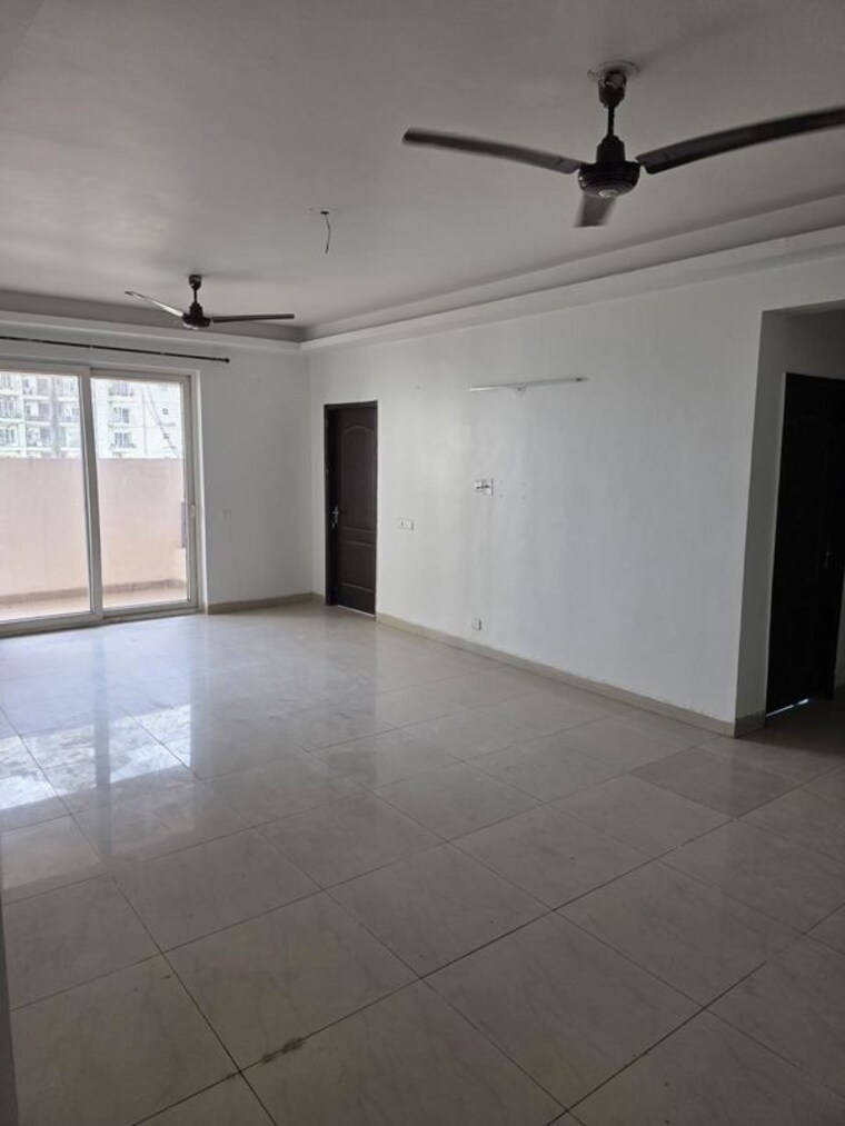 Room, puri-pranayam 3 Bedroom 1600 Sq.Ft. Apartment In Sector 82 Faridabad 10487428