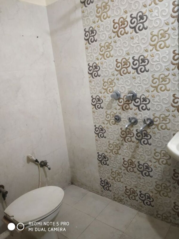 Bathroom, kalkaji 1 Bedroom 555 Sq.Ft. Builder Floor In Kalkaji Delhi 10487438