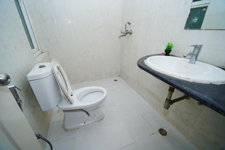 Bathroom, mapsko-paradise 3 Bedroom 1340 Sq.Ft. Apartment In Sector 83 Gurgaon 10487462