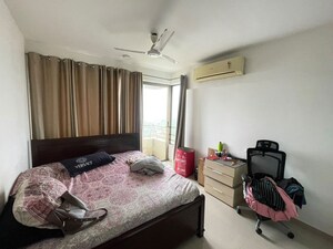 Bedroom in 2.5 BHK Apartment at Oberoi Realty Splendor Grande, Andheri East – for Rent