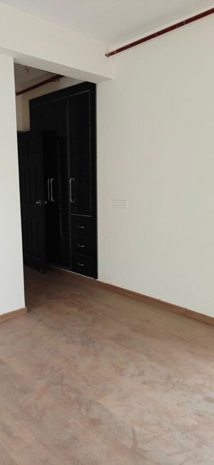 Room in 3 BHK Apartment at Ansal Crown Heights, Sector 80 – for Rent