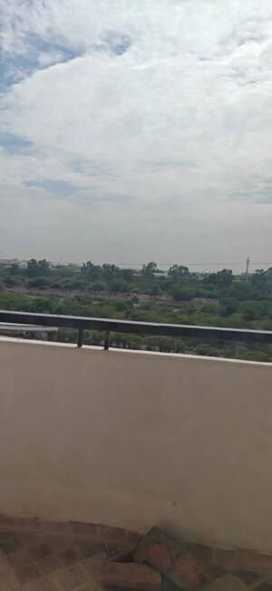 Plot Area in 3 BHK Apartment at Ansal Crown Heights, Sector 80 – for Rent
