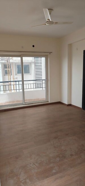 Room in 3 BHK Apartment at Ansal Crown Heights, Sector 80 – for Rent