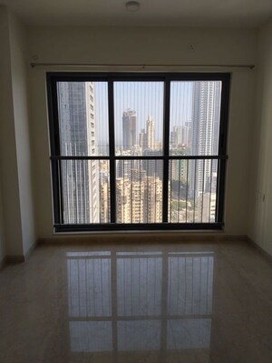 Room in 2 BHK Apartment at Kalpataru Immensa B, Kolshet Road – for Rent