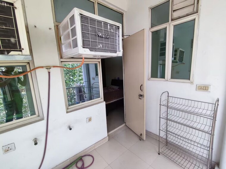 Balcony, sector 17 Pg For Boys & Girls In Sector 17 10487566