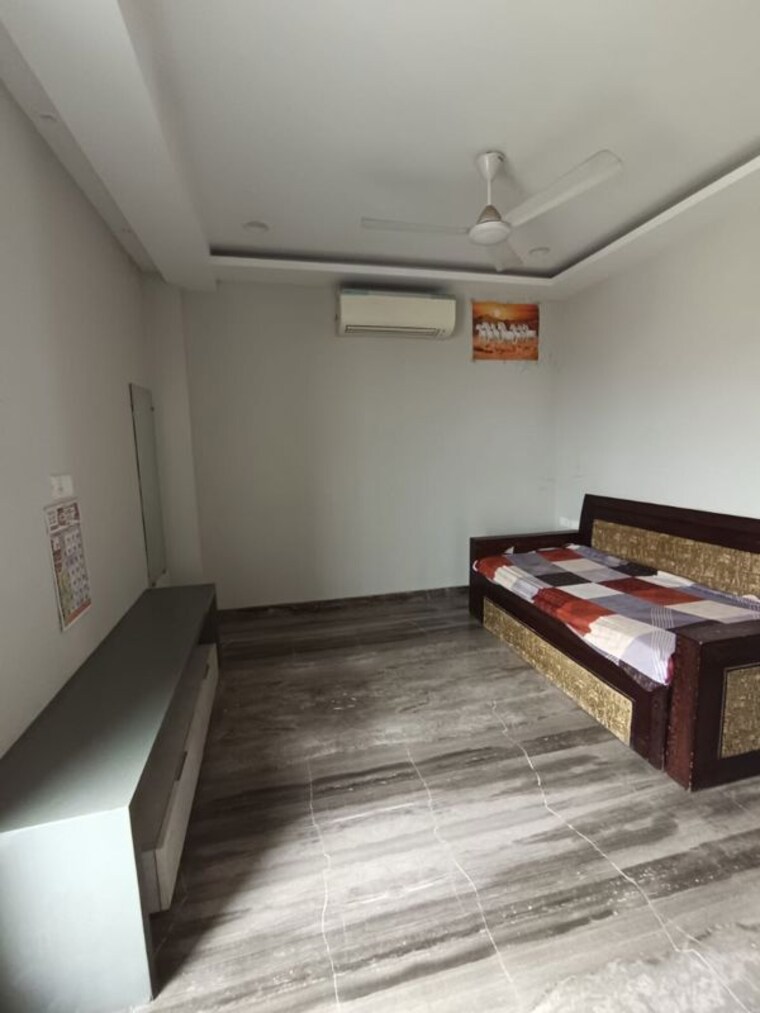 Bedroom, naraina 3 Bedroom 200 Sq.Yd. Builder Floor In Naraina Delhi 10487707