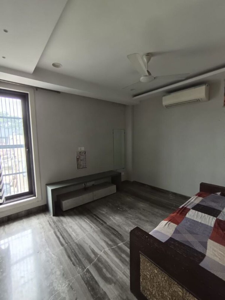 Living Room, naraina 3 Bedroom 200 Sq.Yd. Builder Floor In Naraina Delhi 10487707