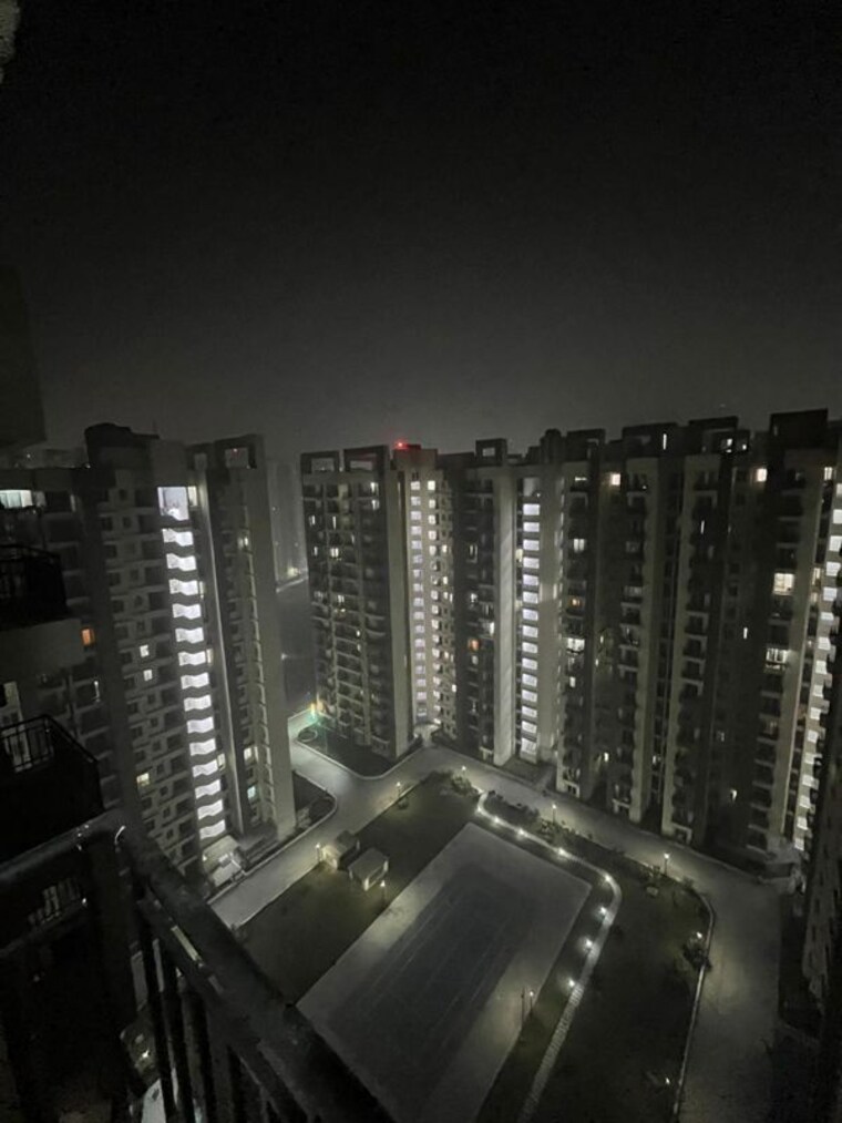 Exterior View, amrapali-kingswood 2 Bedroom 835 Sq.Ft. Apartment In Sector 4 Greater Noida Greater Noida 10487705