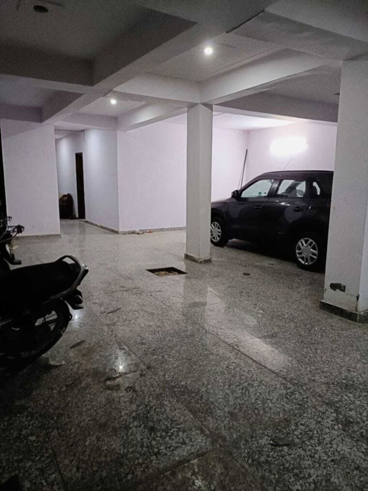  Parking, islampur Pg For Boys & Girls In Islampur 10487687