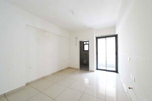 Room in 3 BHK Apartment at Vaishnodevi Circle – for Sale