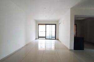 Room in 3 BHK Apartment at Vaishnodevi Circle – for Sale