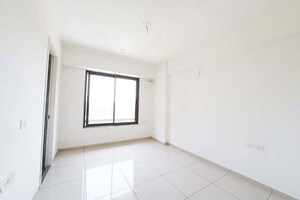 Room in 3 BHK Apartment at Vaishnodevi Circle – for Sale