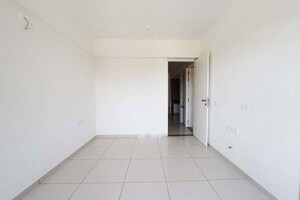 Room in 3 BHK Apartment at Vaishnodevi Circle – for Sale