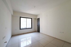 Room in 3 BHK Apartment at Vaishnodevi Circle – for Sale