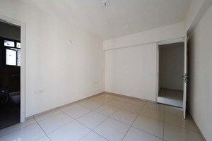 Room in 3 BHK Apartment at Vaishnodevi Circle – for Sale