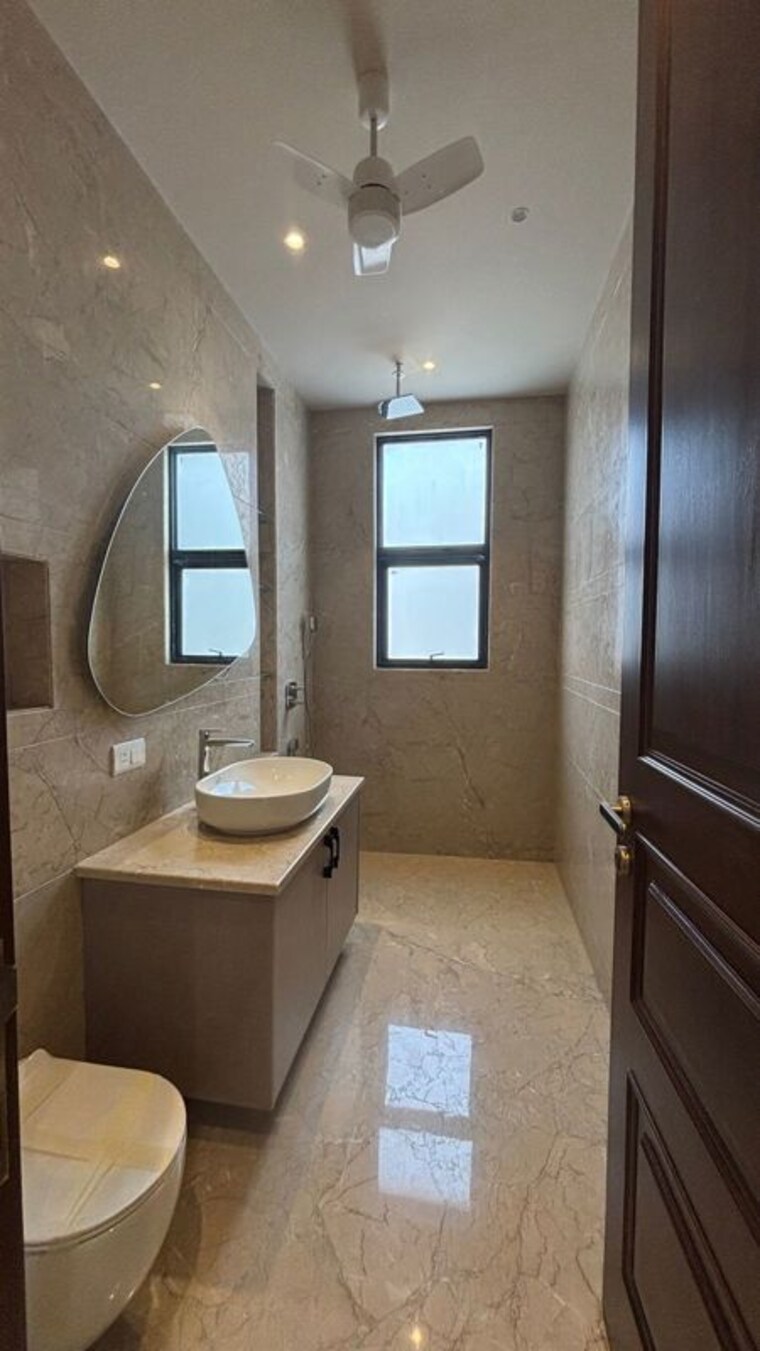 Bathroom, green park 4 Bedroom 2700 Sq.Ft. Builder Floor In Green Park Delhi 10487742