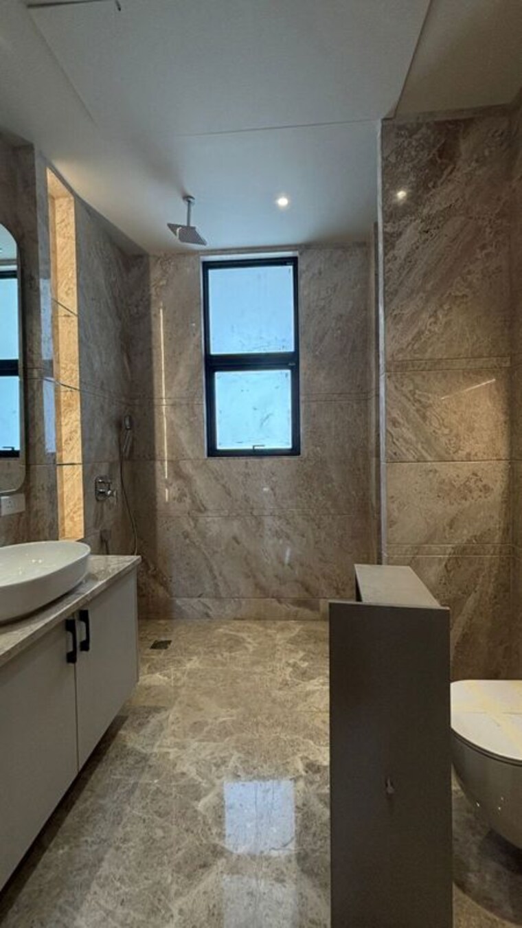 Bathroom, green park 4 Bedroom 2700 Sq.Ft. Builder Floor In Green Park Delhi 10487742